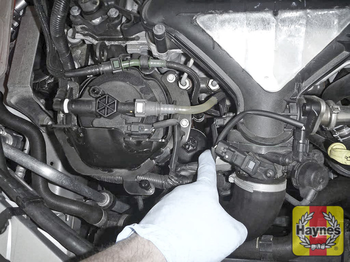 Ford Kuga (2010 2012) 2.0 TDCi Oil filter change Haynes Publishing