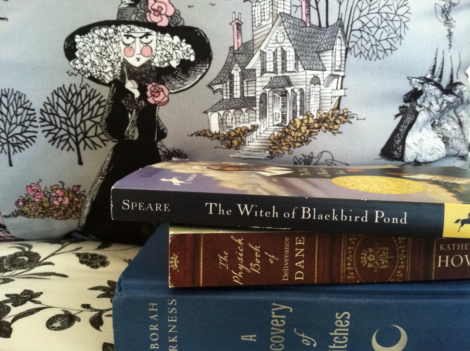 GOOD WITCH, BAD WITCH : SWEET SPELLS AND WICKED.