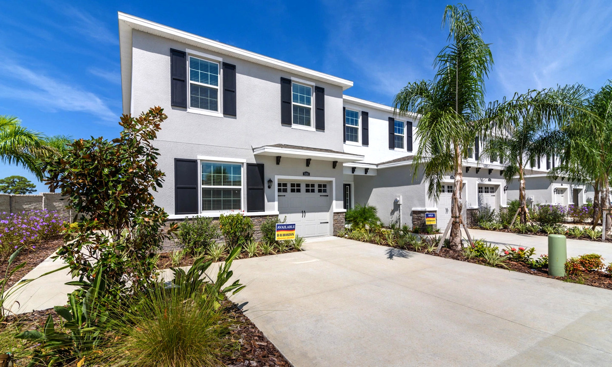 fully integrated real estate investment company Bee Ridge, Sarasota