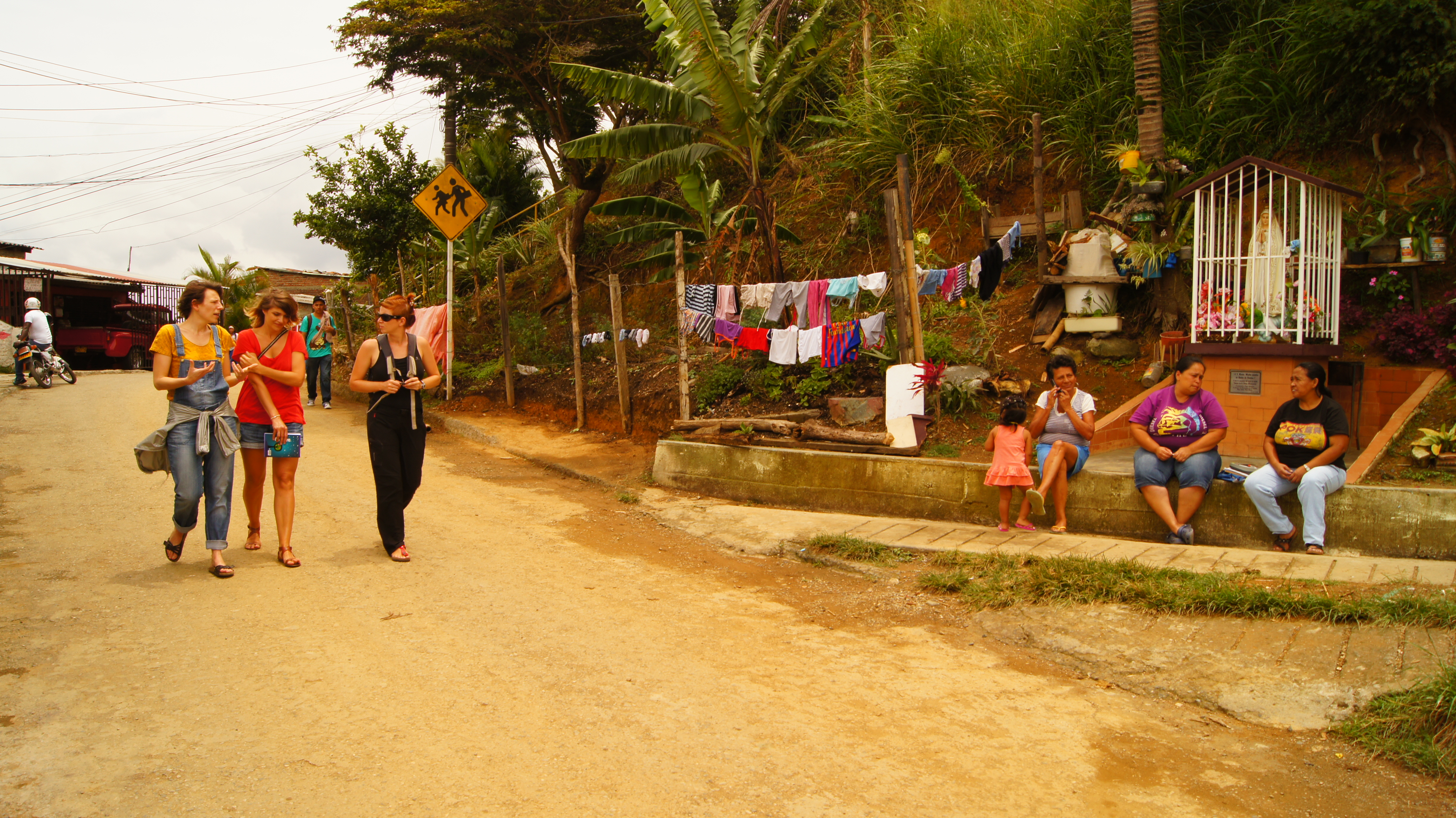 CALI / INMERSION en el proyecto TERRON COLOREADO Terrain de jeu