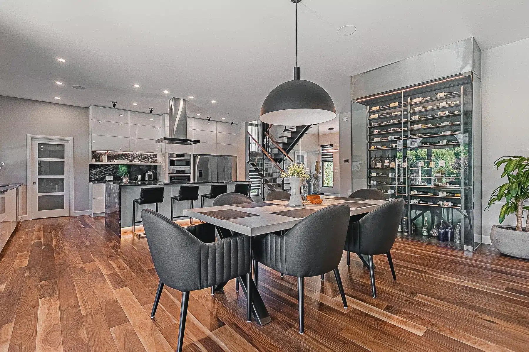 Maison Neuve à Vendre LacBeauport Maisons Luxueuse au Lac Terrain Dev