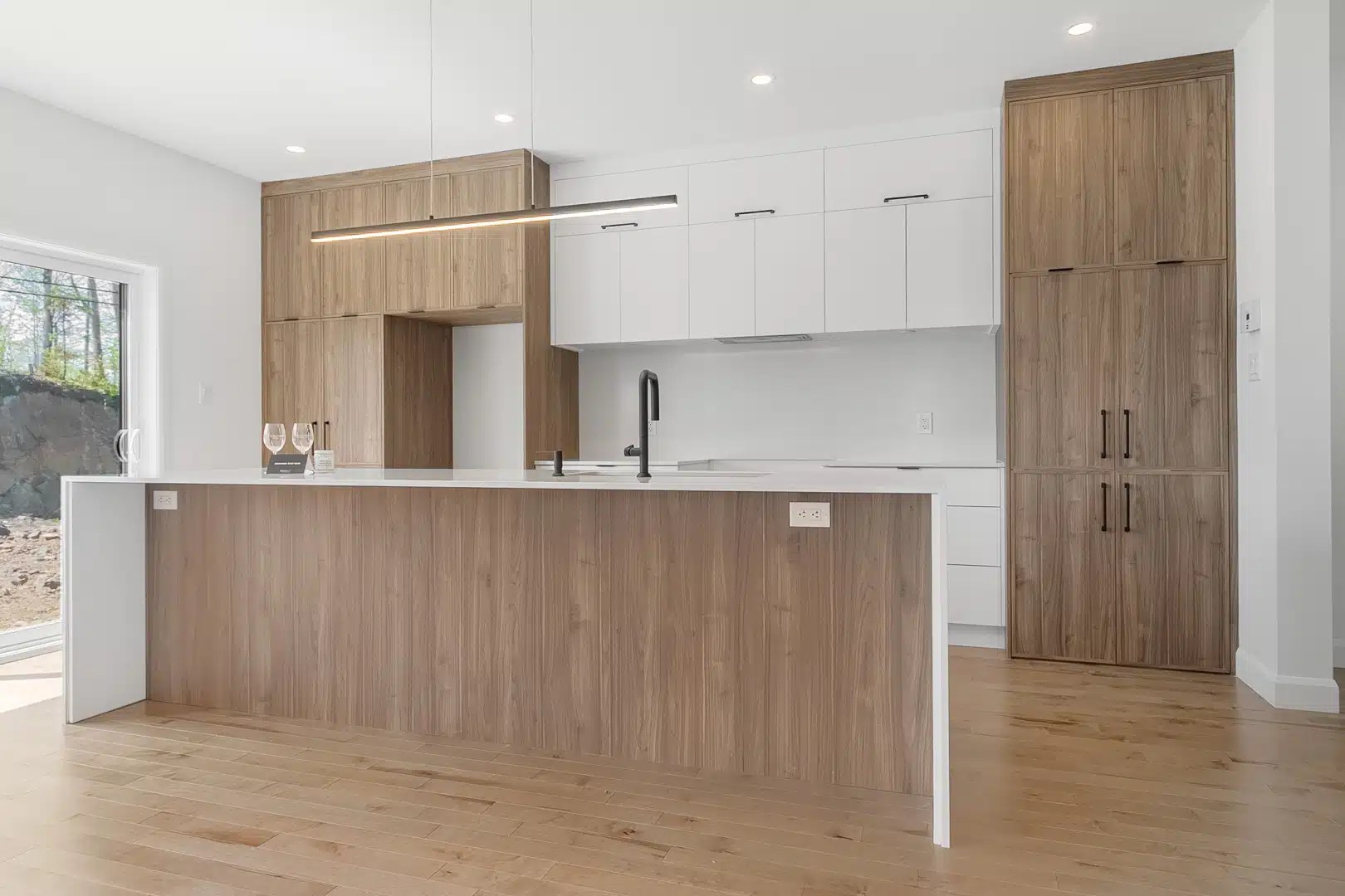 Maison Neuve à Vendre LacBeauport Maisons Luxueuse au Lac Terrain Dev