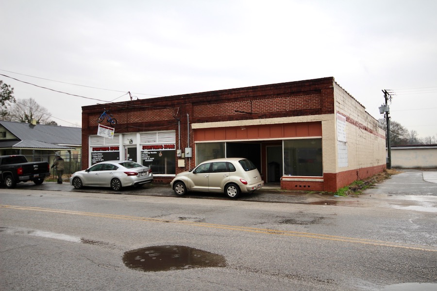 4,000± sq. ft. Commercial Building Terry Howe & Associates