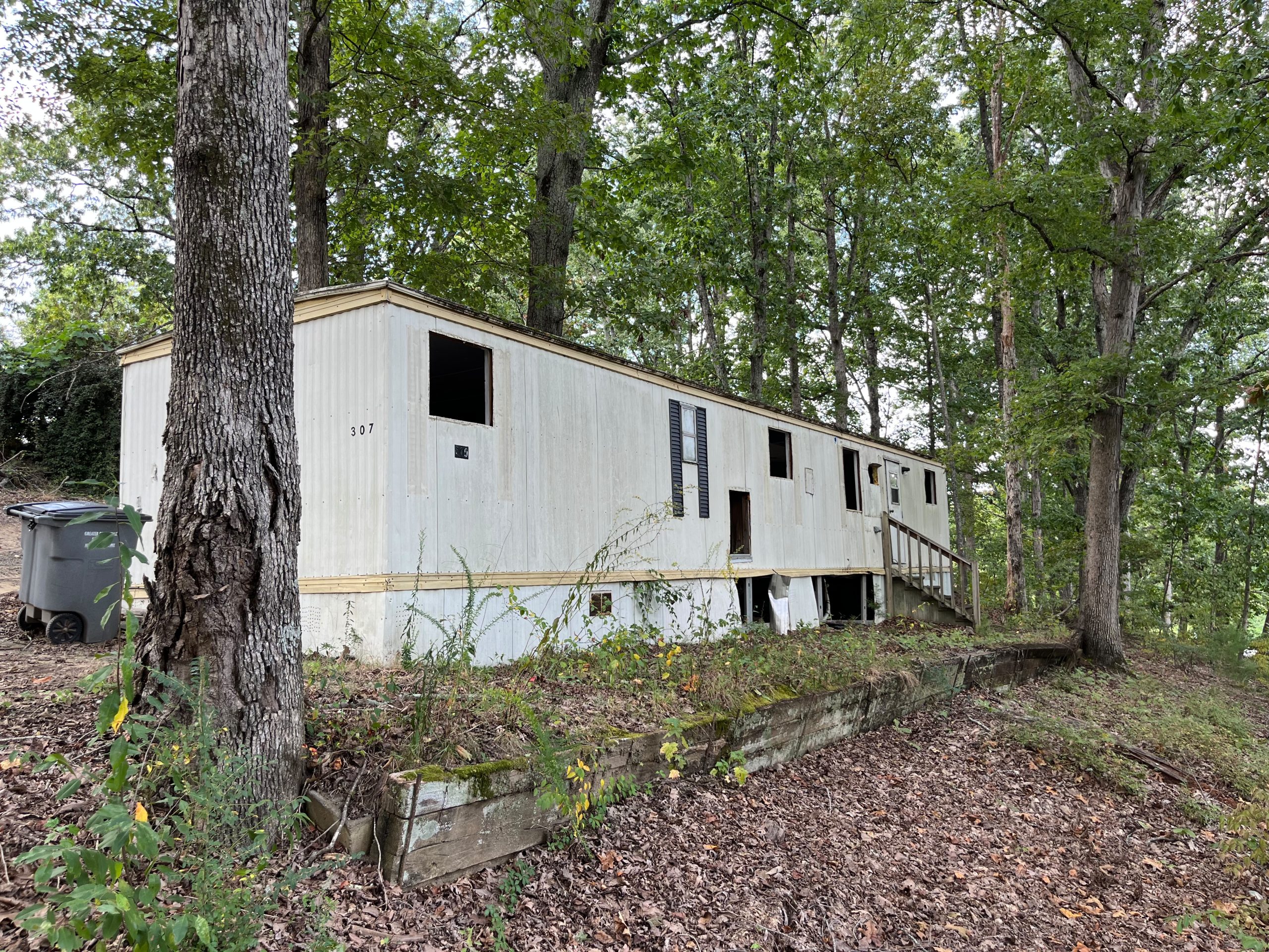 3 Lots w/Abandoned Mobile Homes Zoned RMA Terry Howe & Associates