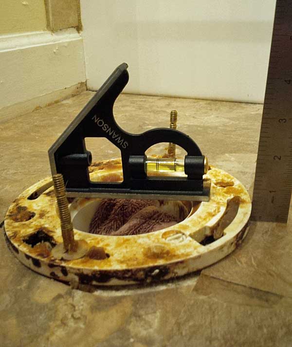 Standard wax ring vs wax ring with horn how much pressure should be