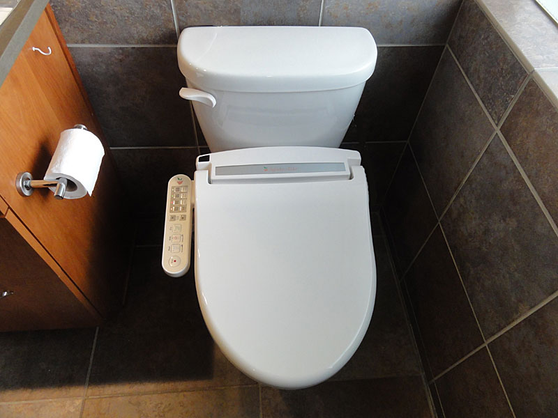 Gerber Maxwell 20021 Wall Hung Toilet. Review, comments and pictures