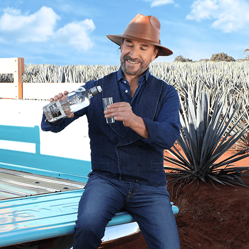 Marco Antonio Solís EN Tequila Tesoro Azul