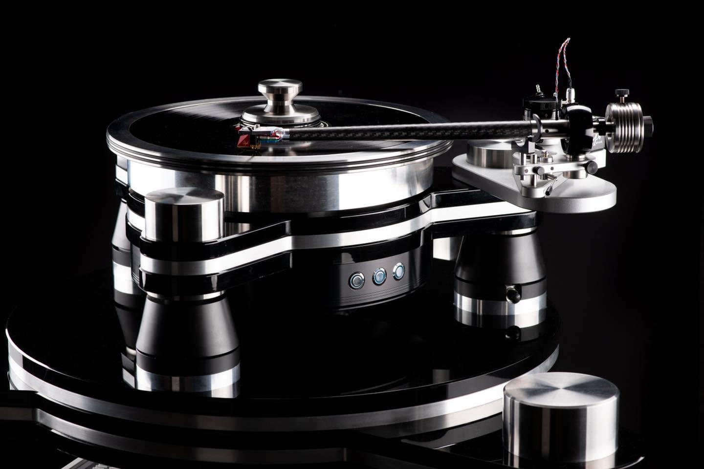 VPI Avenger Direct turntable launched in UK HiFi+