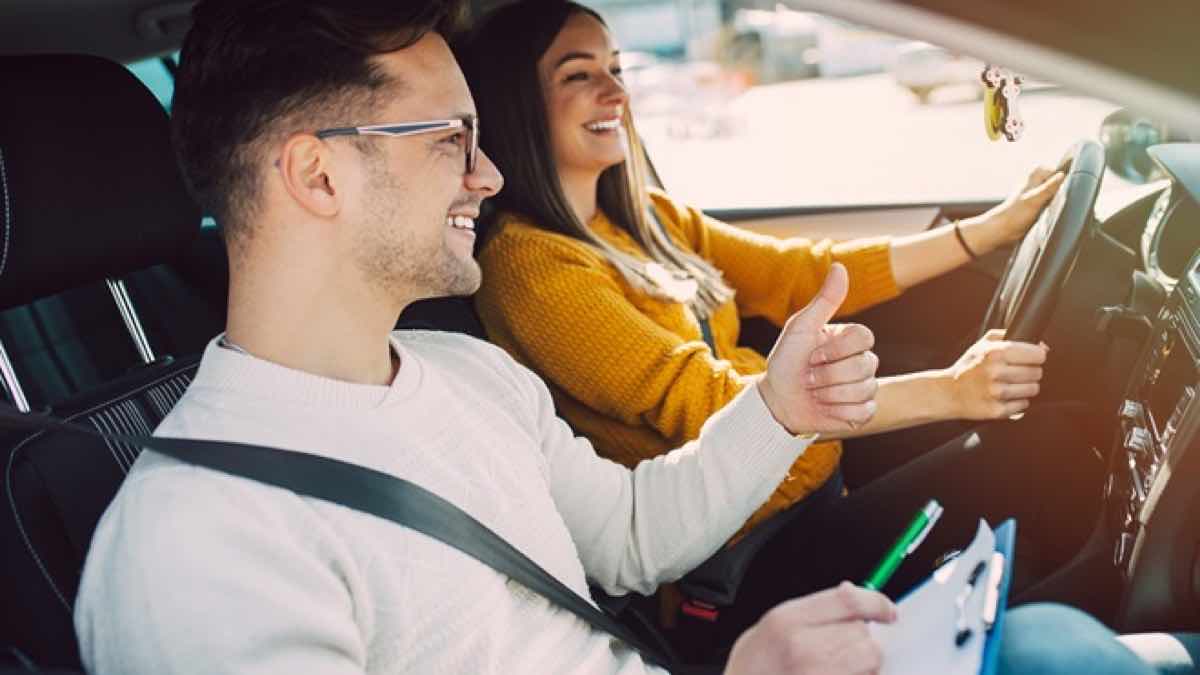 Cómo cambiar de autoescuela y qué debes saber