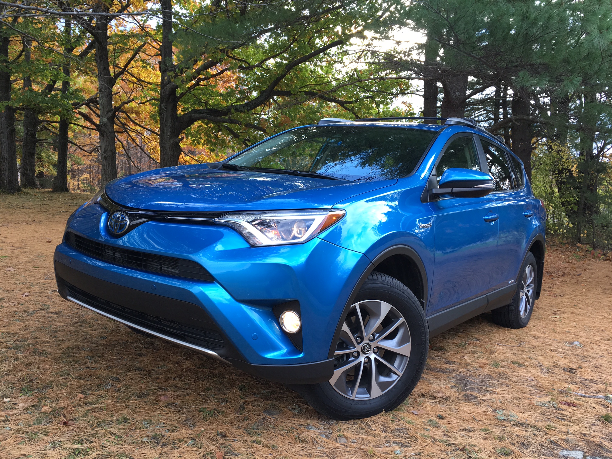 2017 TOYOTA RAV4 HYBRID VIDEO REVIEW Test Drive Now
