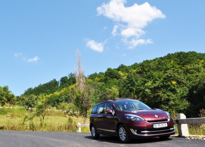 Cat consuma un Renault Grand Scenic 1.6 dCI 130 CP in Romania? TESTE AUTO