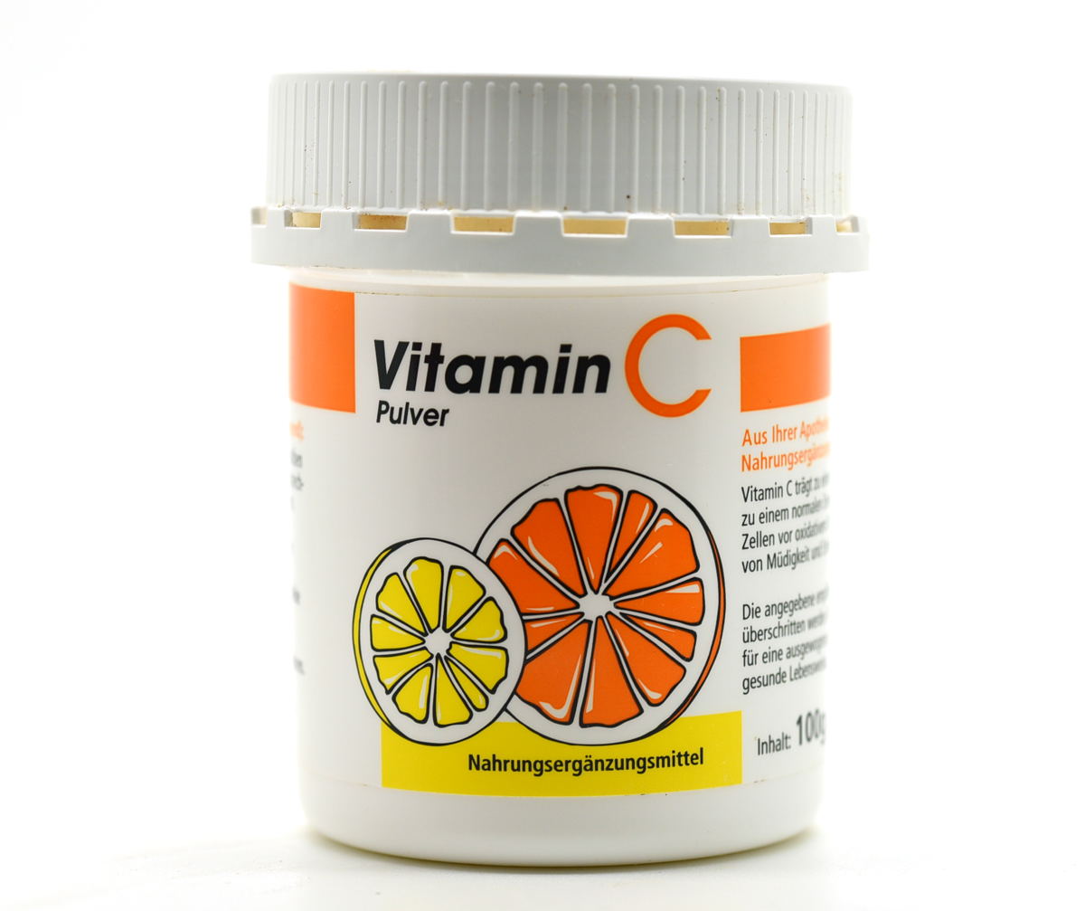 Ein klarer Pool ohne Chemie mit Vitamin C Pulver Testgulasch