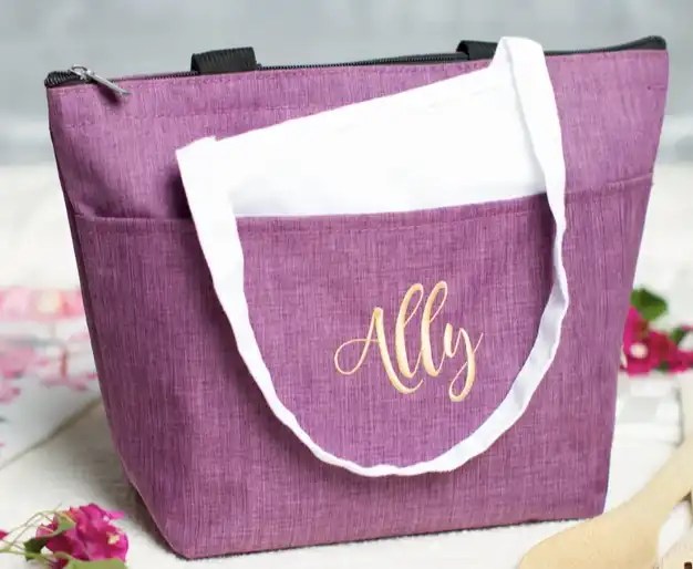 20 Best Nursing Bags & Lunch Bags For Nurses [2024 GUIDE]