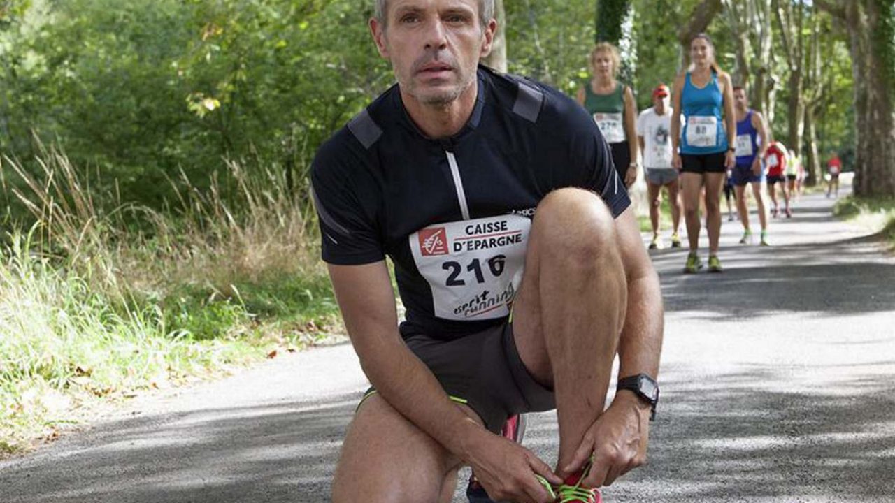 Mais comment jouer au golf nu ? Tetu De Plus En Plus Libre Lambert Wilson Totalement Nu Dans Son Nouveau Film