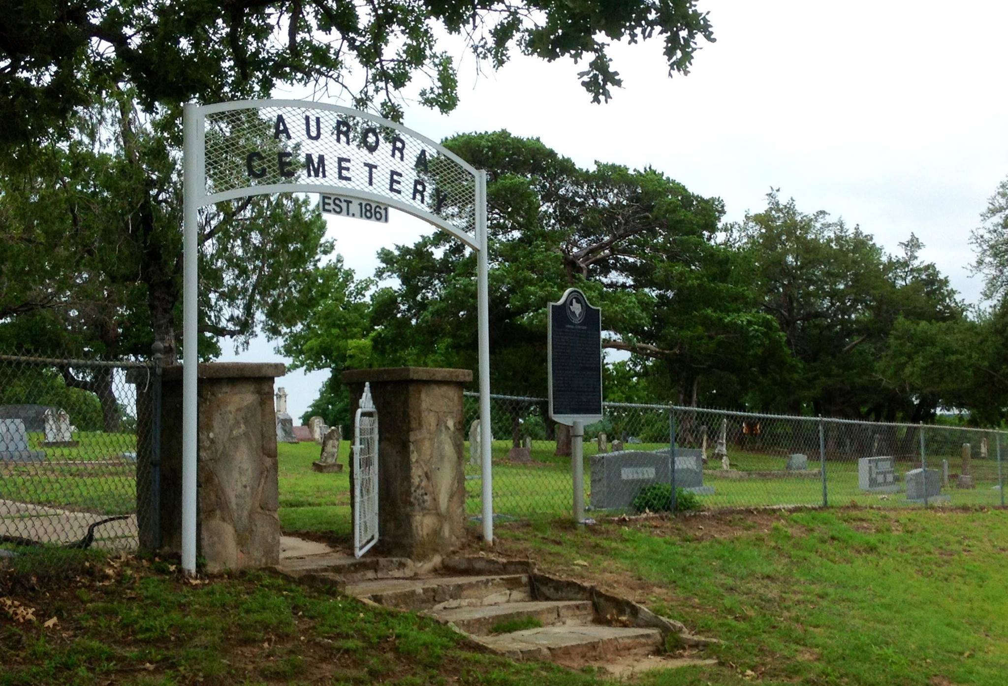 The 1897 Aurora, Texas, UFO Crash & the 'Alien' Buried in the Cemetery