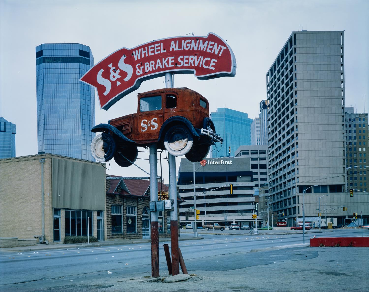 [Sign for S&S wheel alignment in Fort Worth] Side 1 of 1 The Portal
