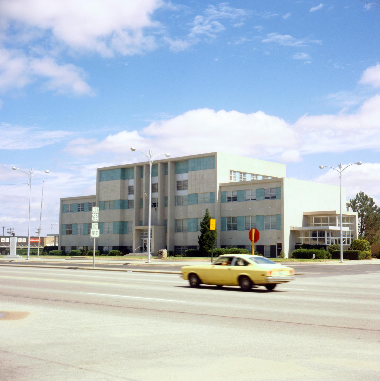 [Gaines County Courthouse in Seminole, TX] The Portal to Texas History
