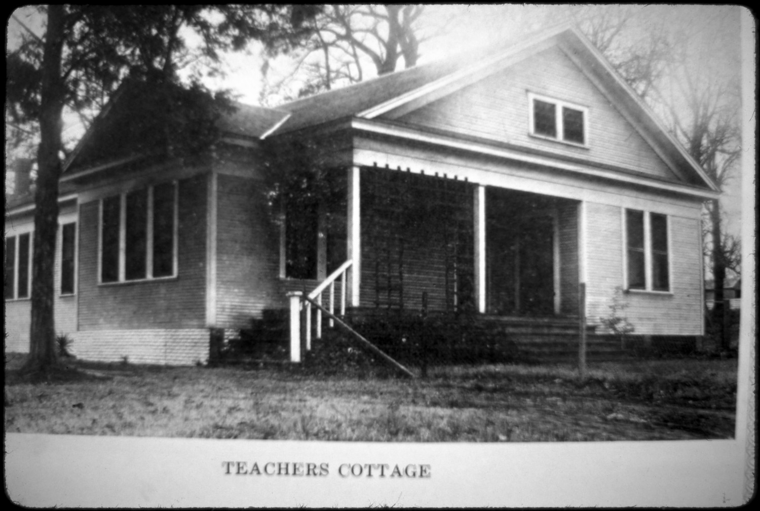 College Teachers' Cottage, Marshall] The Portal to Texas History