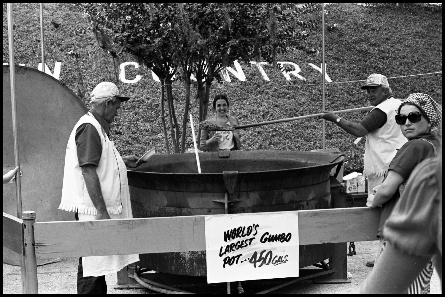[Cooking in the World's Largest Gumbo Pot] The Portal to Texas History