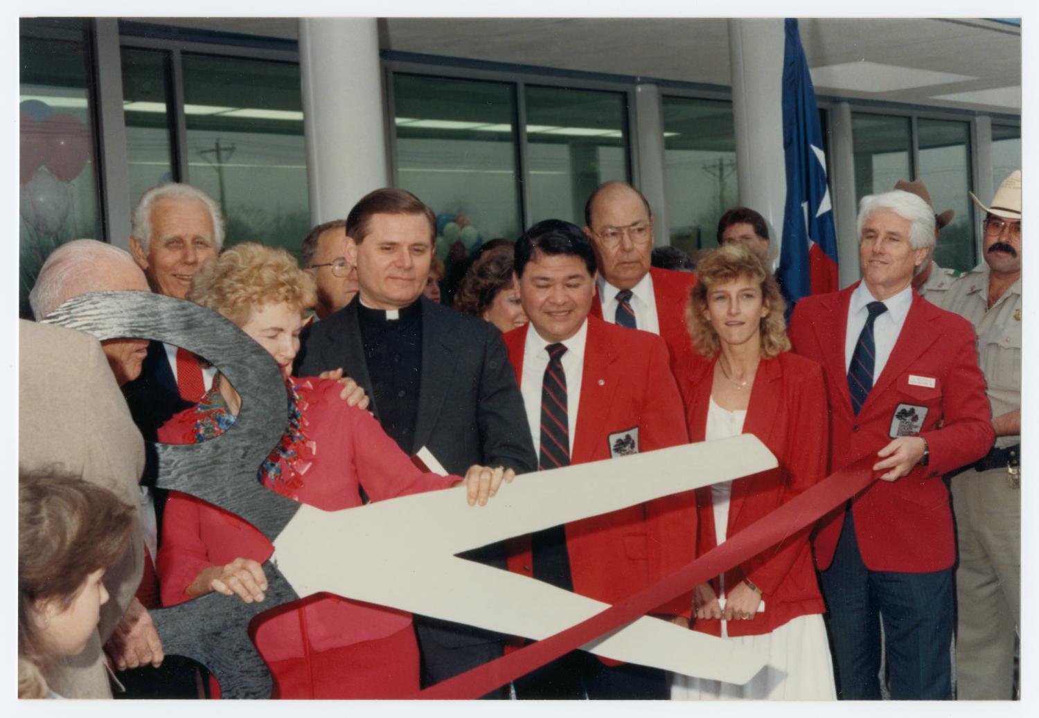 [Ribbon Cutting at League City Post Office] The Portal