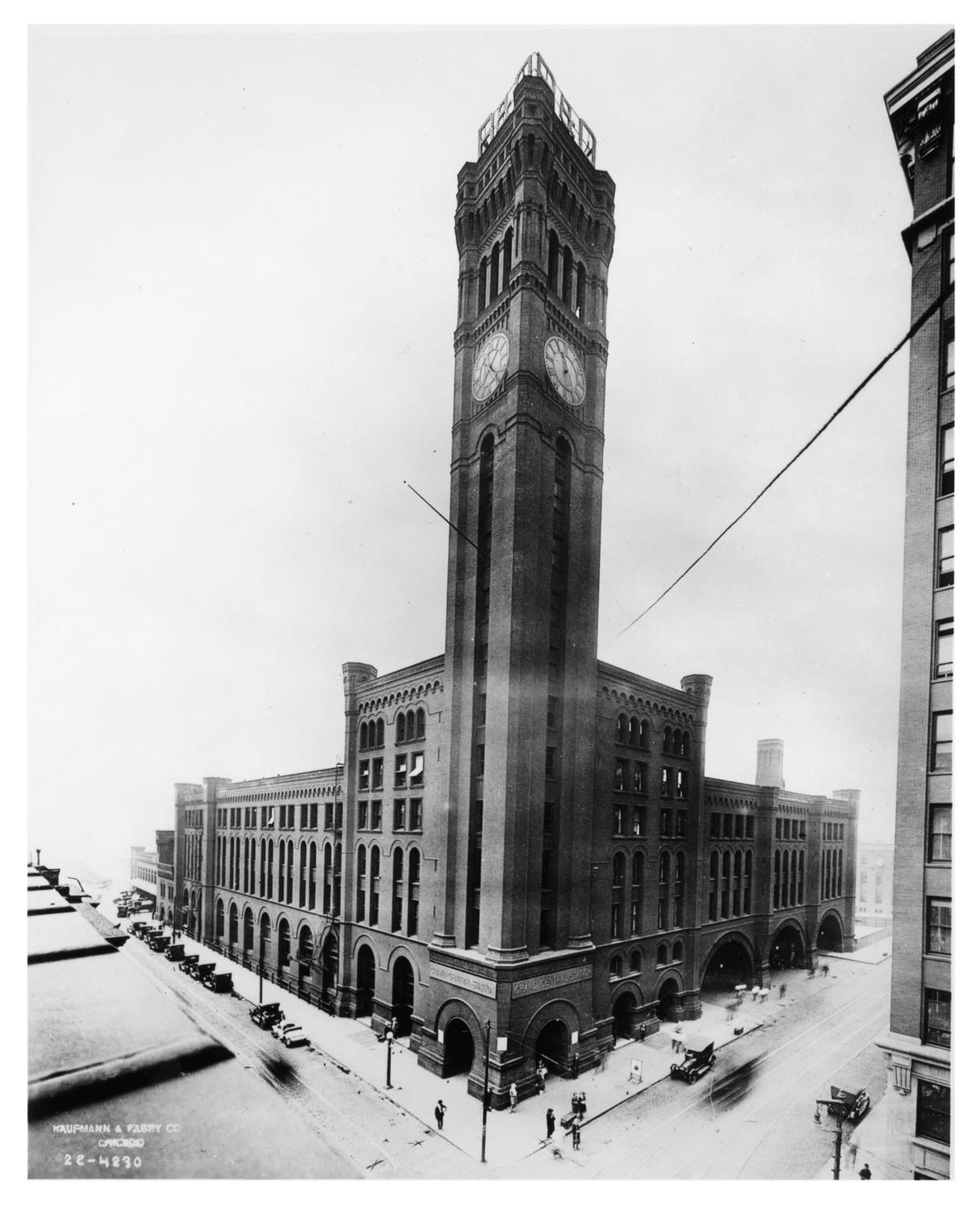 [Grand Central Station in Chicago] The Portal to Texas History