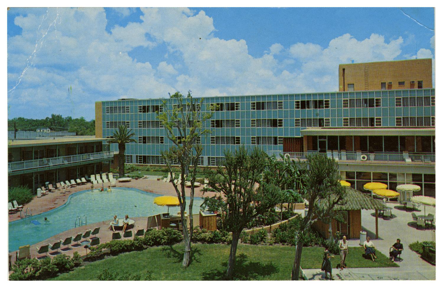 [Garden Terrace of the Jack Tar Orange House Hotel] The Portal to