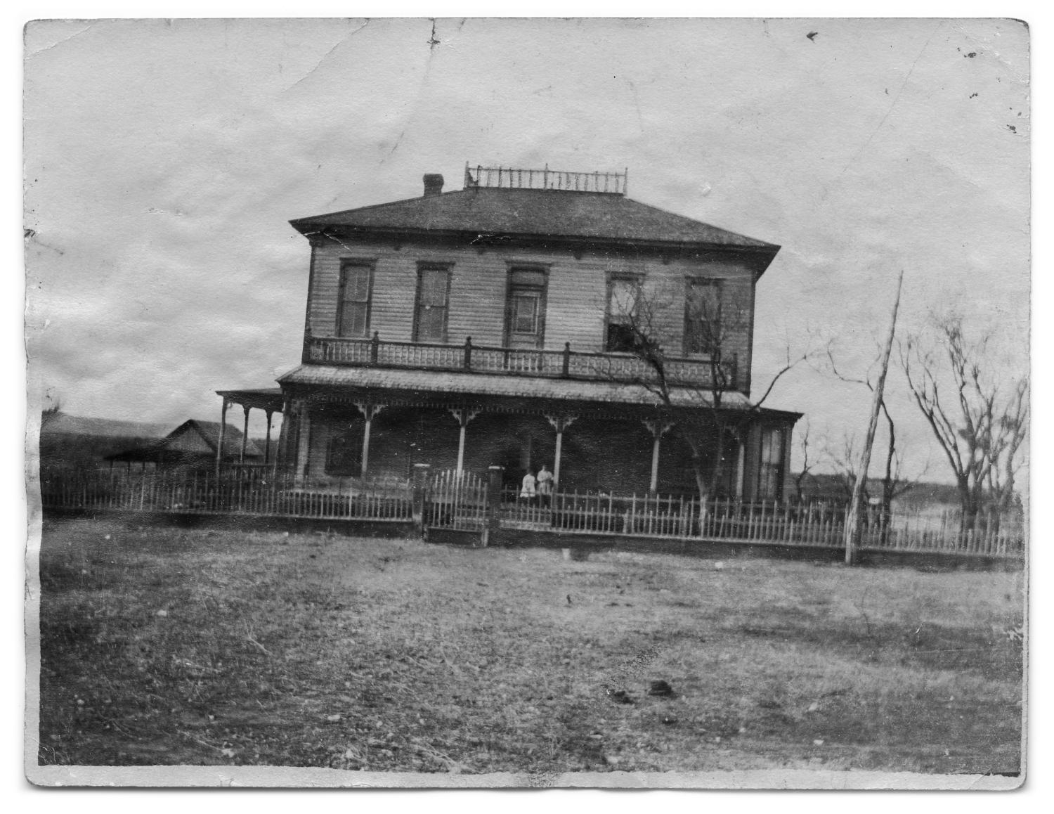 [Original Dalton Homestead Ranch home] Side 1 of 1 The Portal to