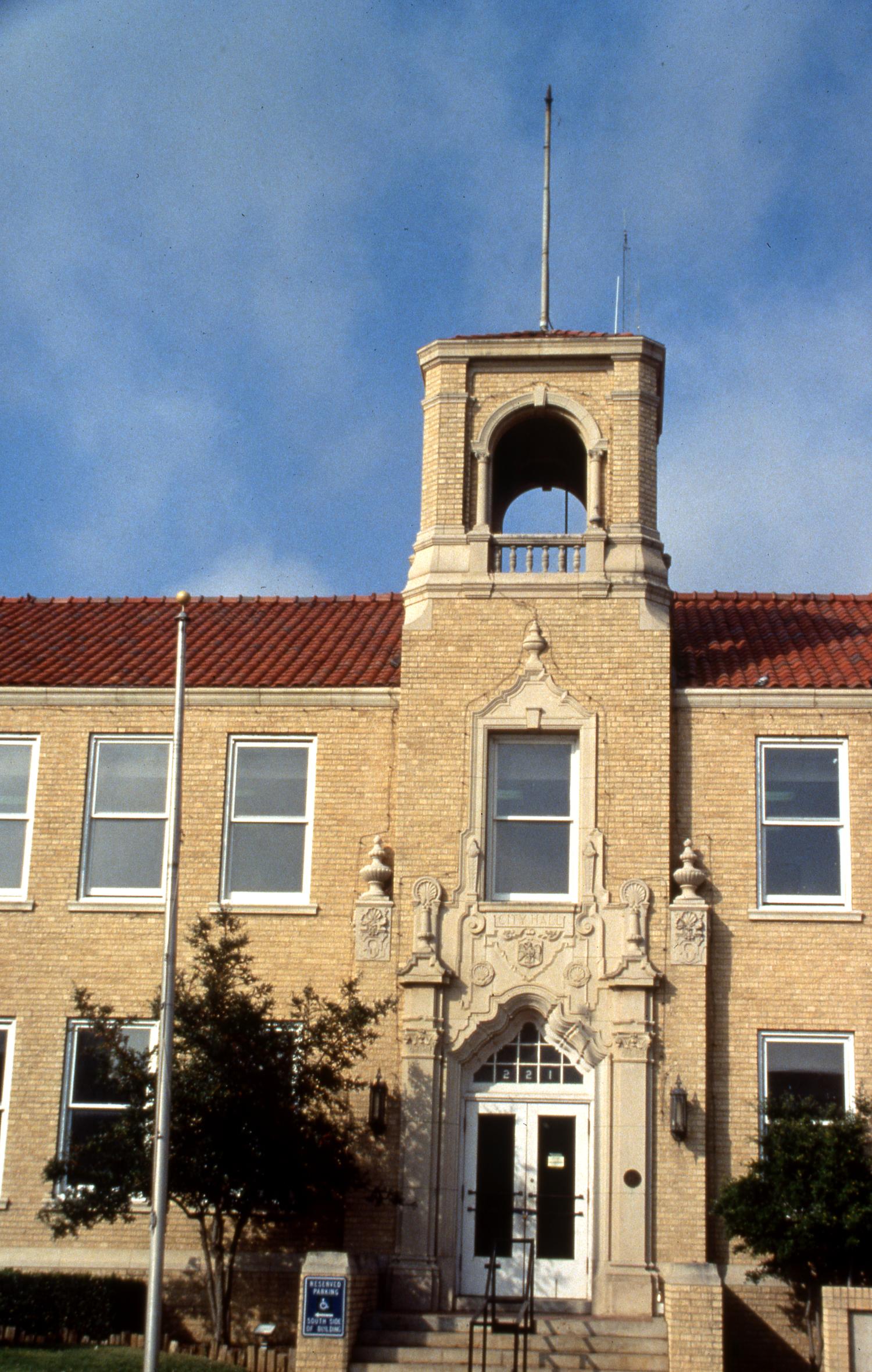 [City of Denton City Hall, N. Elm] The Portal to Texas History