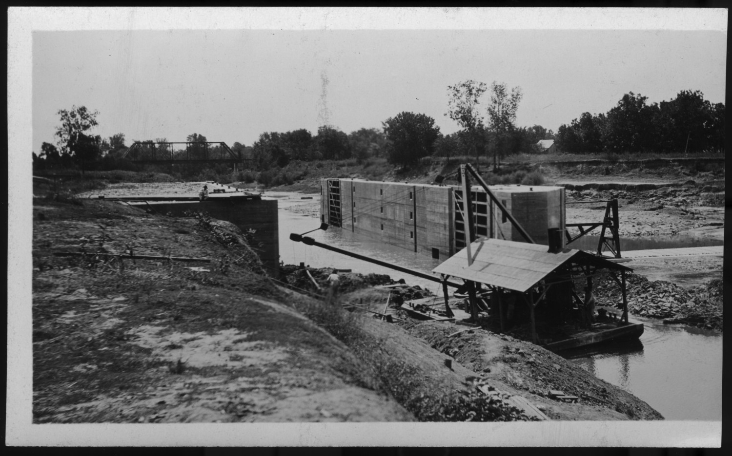 Trinity River Lock and Dam 7 Side 1 of 1 The Portal to Texas History