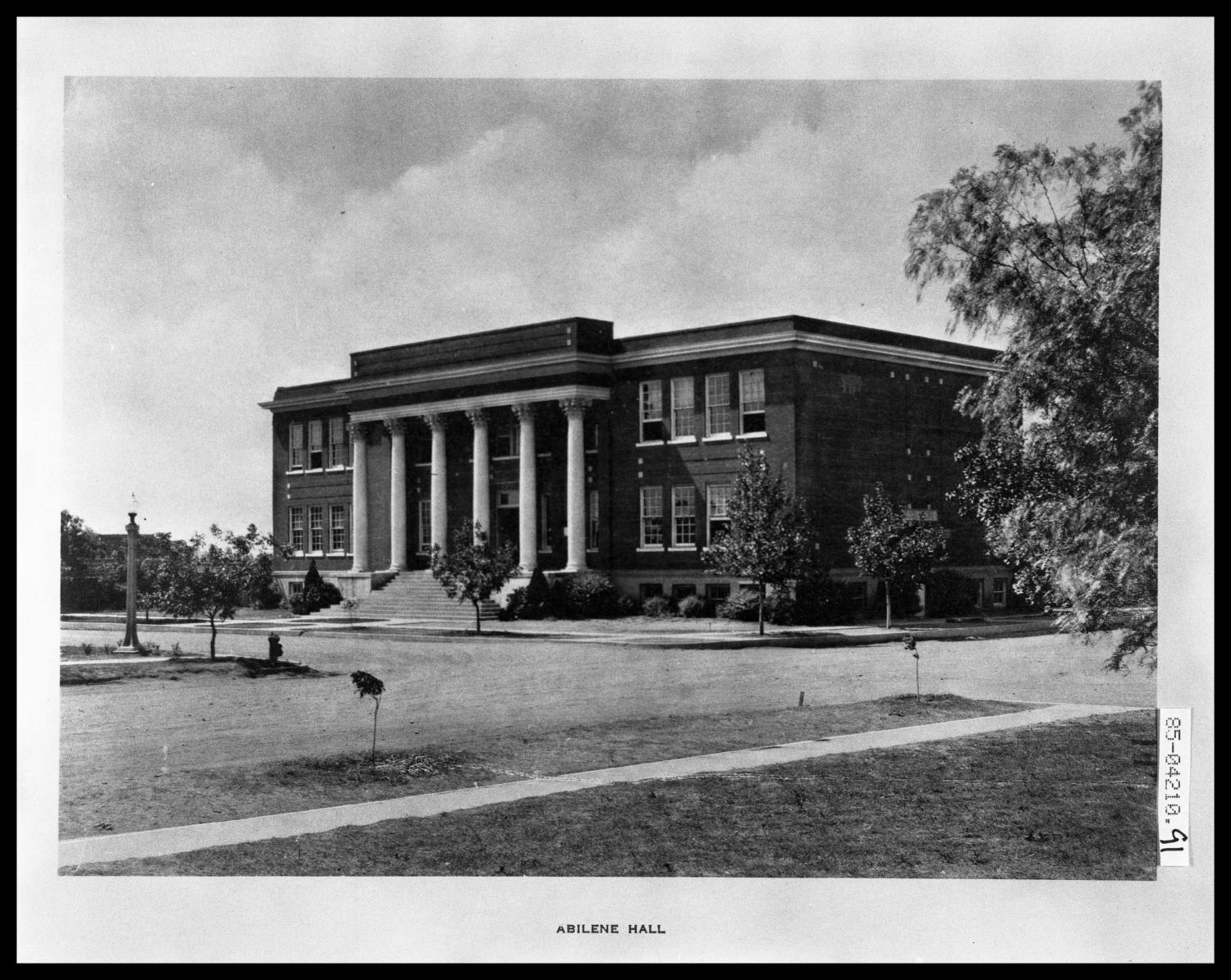 Abilene Hall at Simmons University Side 1 of 1 The Portal to Texas