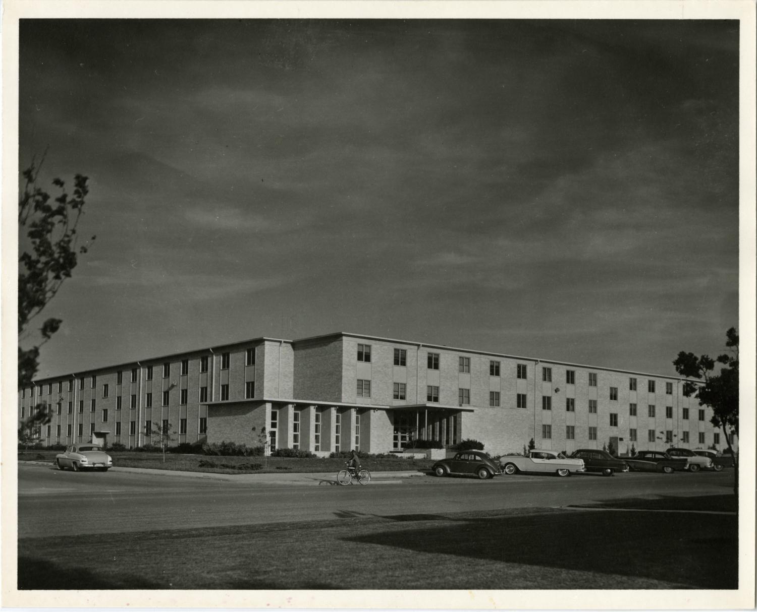 [Photograph of Edwards Hall] The Portal to Texas History