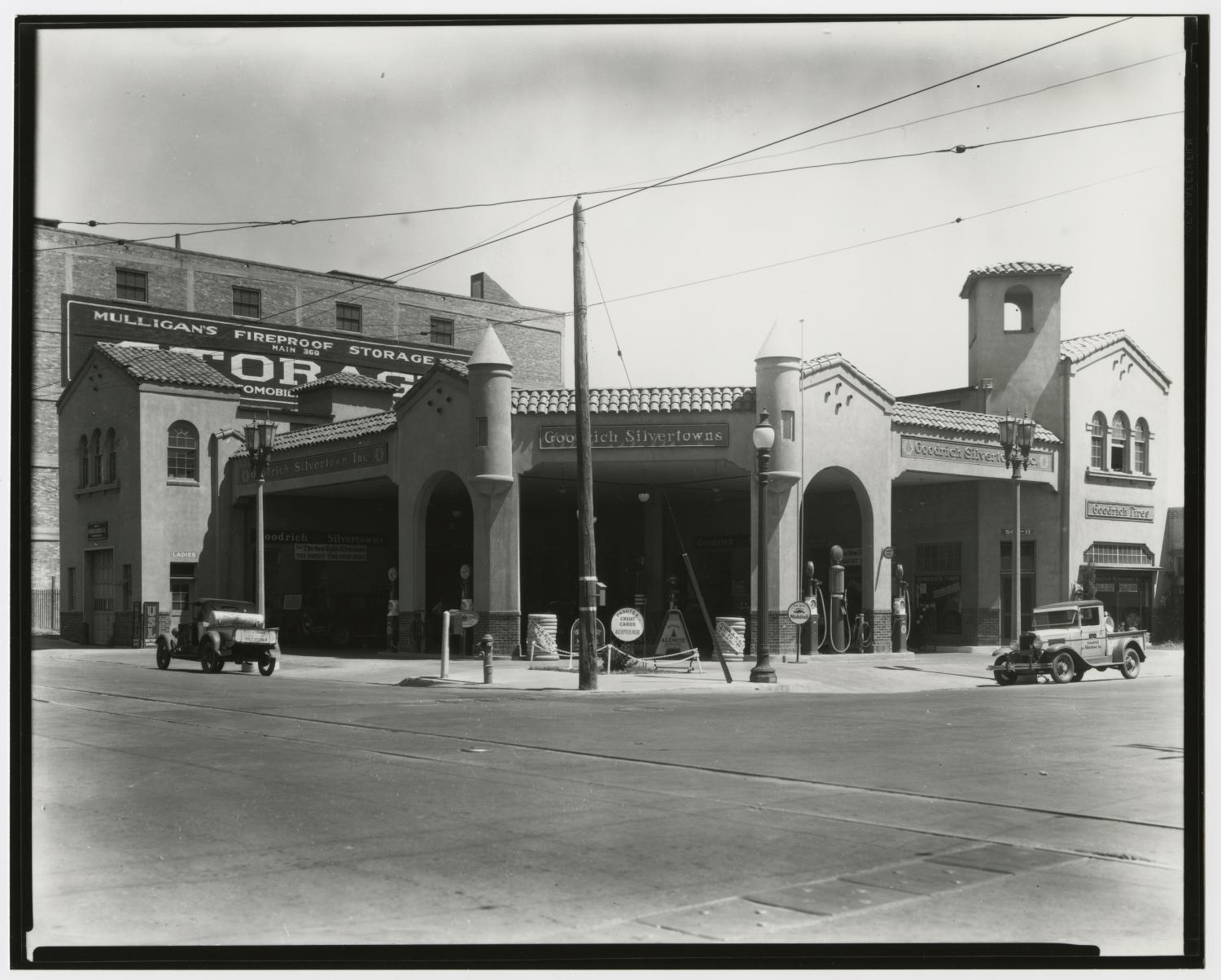 [Goodrich Silvertown Building] The Portal to Texas History