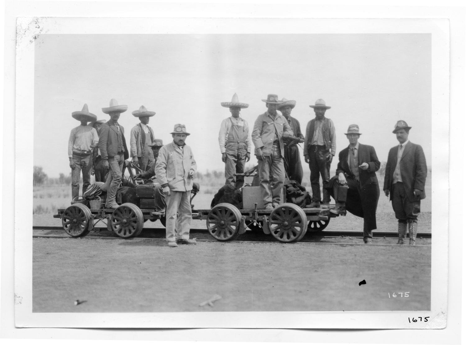 [Mexican Railroad Workers] The Portal to Texas History