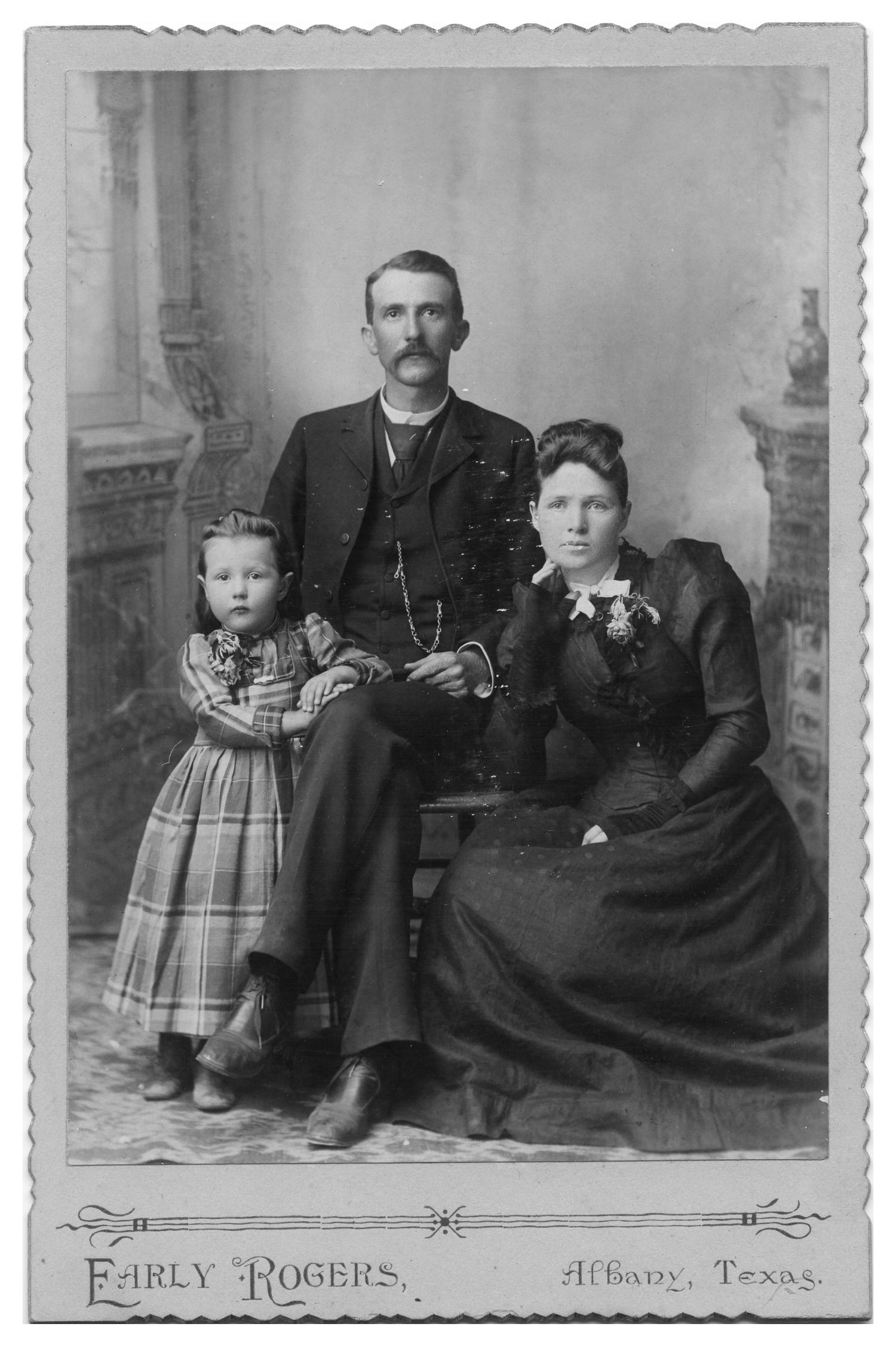 [Portrait of Reynolds Family] The Portal to Texas History