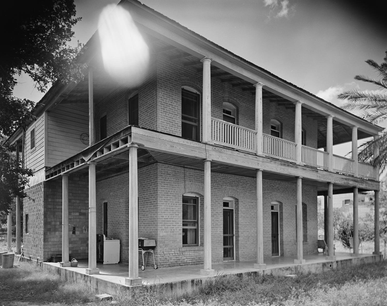 [Salinas House, (Southeast oblique)] The Portal to Texas History