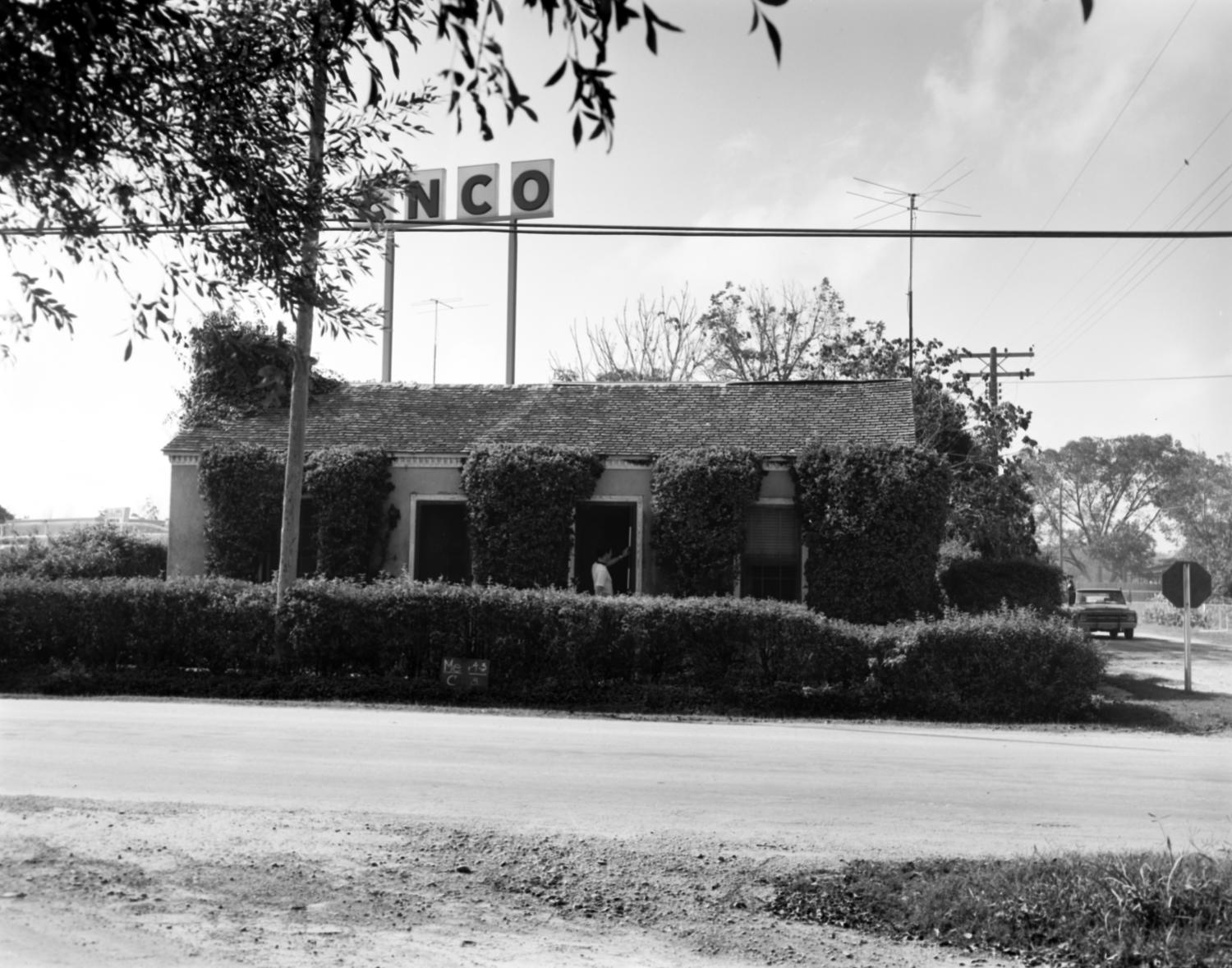 [Historic Property, Photograph THC_030903] The Portal to Texas History