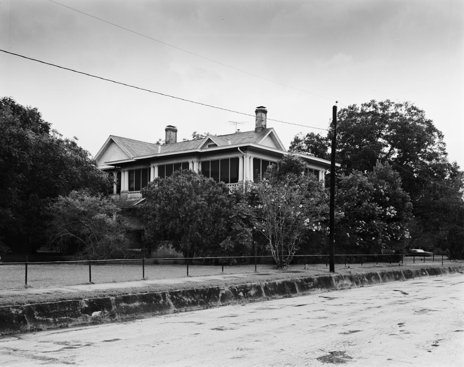 [Hugh Lewis House] The Portal to Texas History