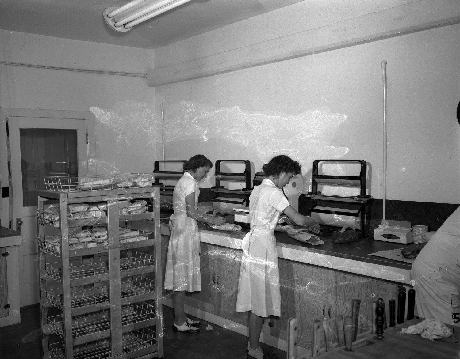 [Women Packaging Meat at W&R Locker Plant] The Portal to Texas History