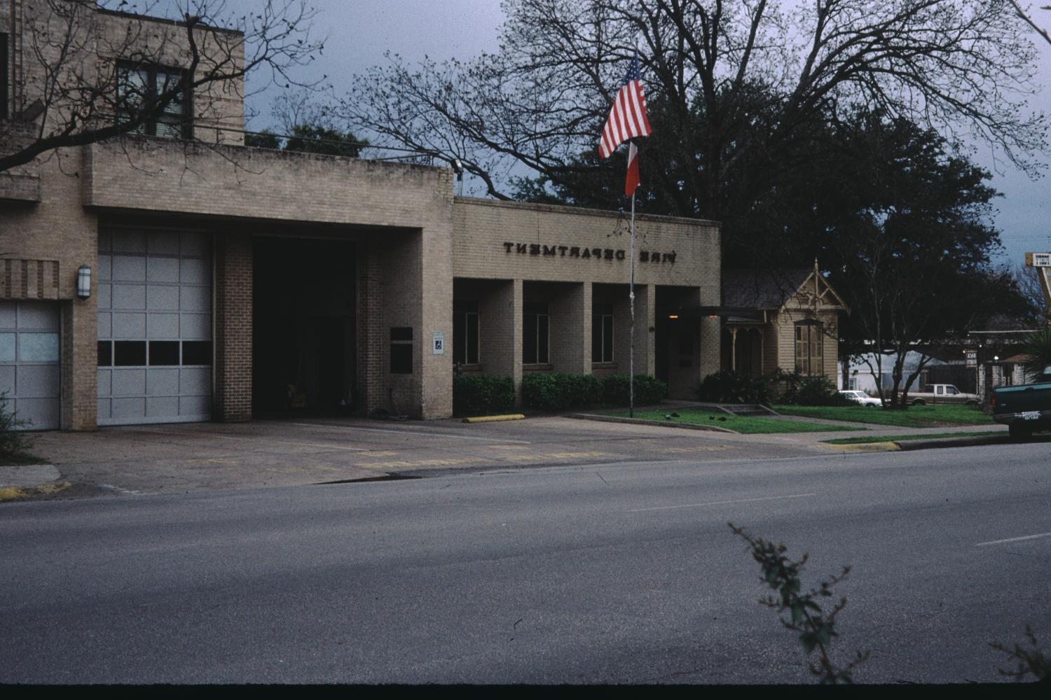 [Austin Central Fire Station] The Portal to Texas History