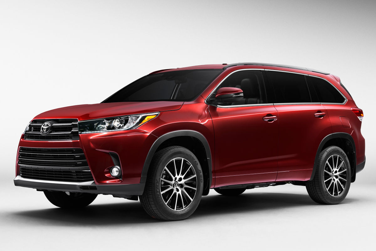 Everything you want to know about the 2017 Toyota Highlander [Video