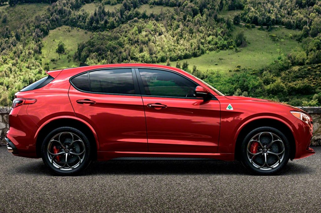 Alfa Romeo Stelvio is a Crossover with 505 HP, Racing DNA and AWD