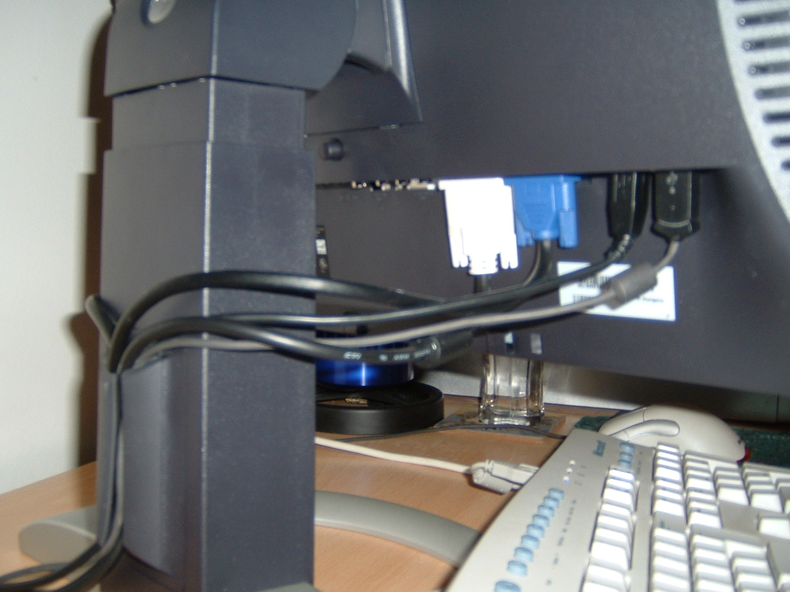 Dell 2405FPW Review - TFT Central