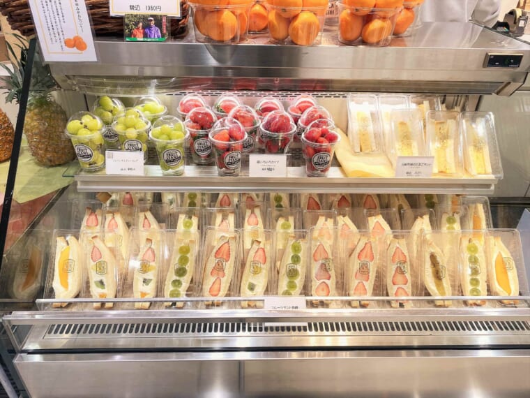 藤沢にもついに！？新鮮果物をこだわりクリームで包むフルーツサンド店 Toho Shonan エスプレッソ!