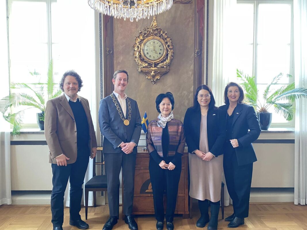 The meeting between the ambassador and Deputy Lord Mayor/Chairman of the City Council of
