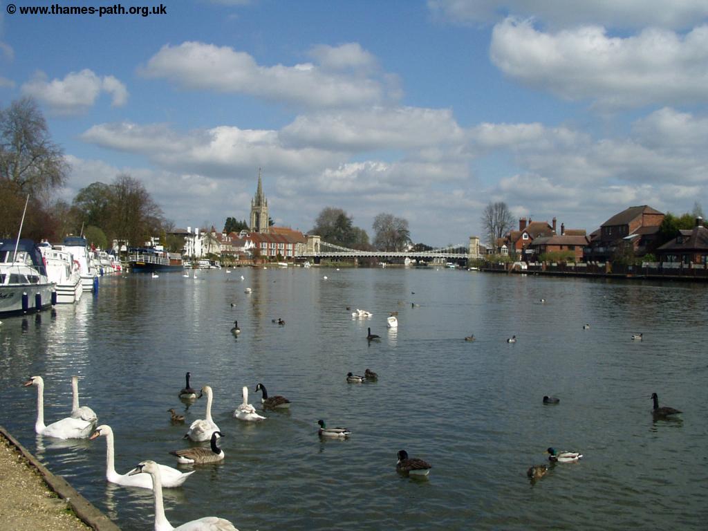 The Thames Path Bourne End to Henley