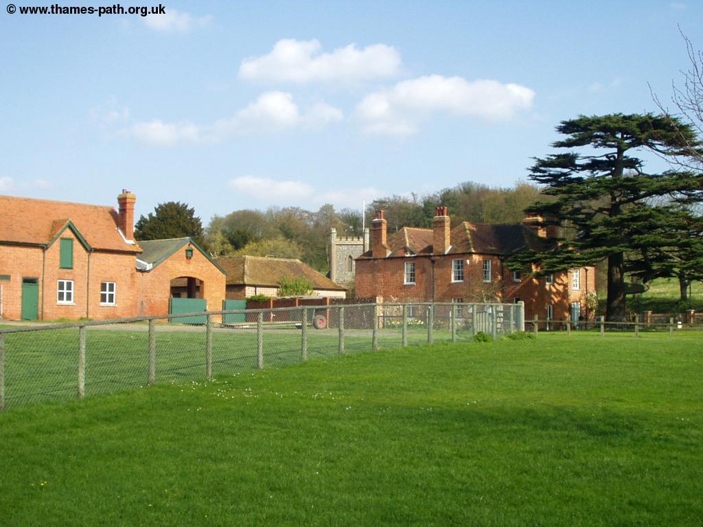 The Thames Path Bourne End to Henley