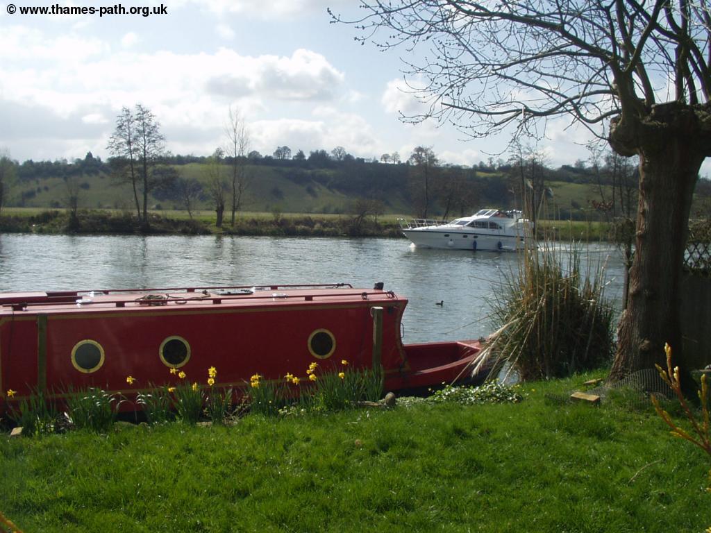 The Thames Path Bourne End to Henley