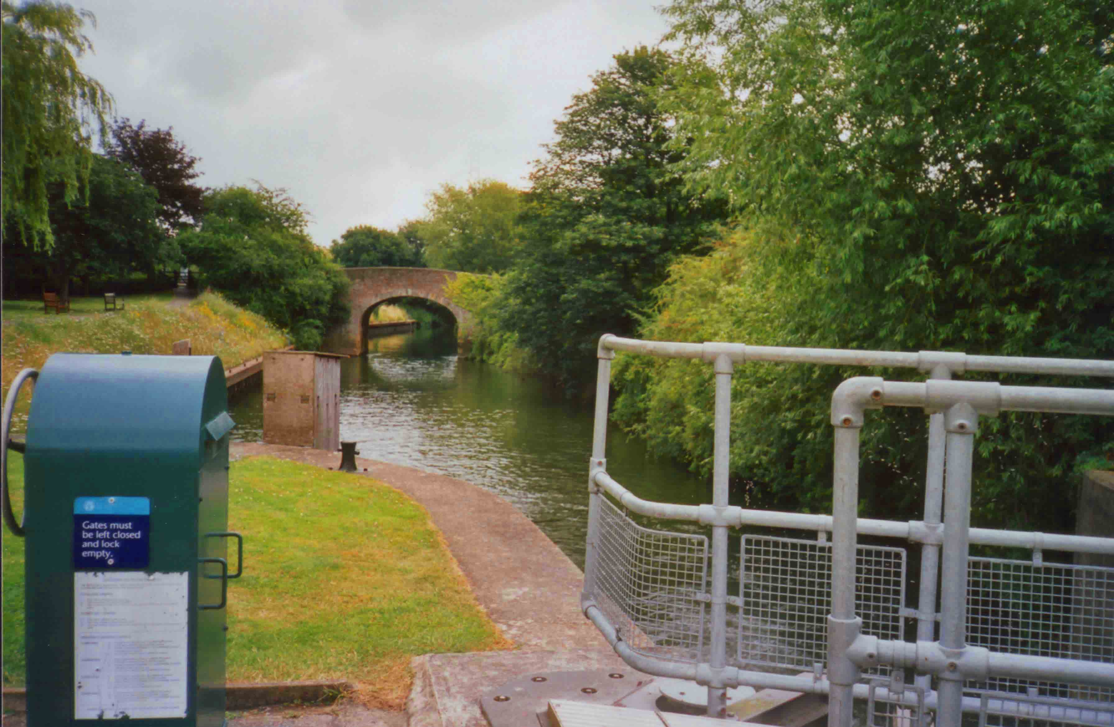 Sutton Bridge WHERE THAMES SMOOTH WATERS GLIDE