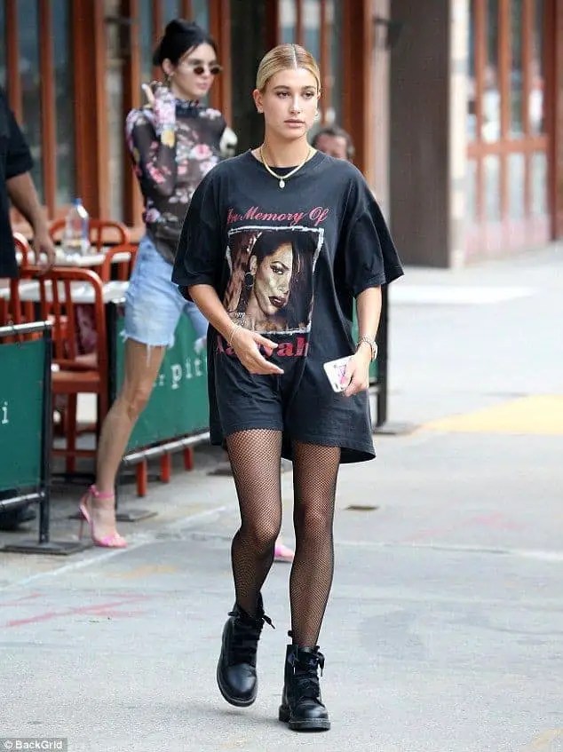 How To Style An Oversized TShirt [15+ Ways] That Grateful Soul