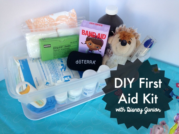 Diy First Aid Kit Box / DIY Dollar Store First Aid Kit